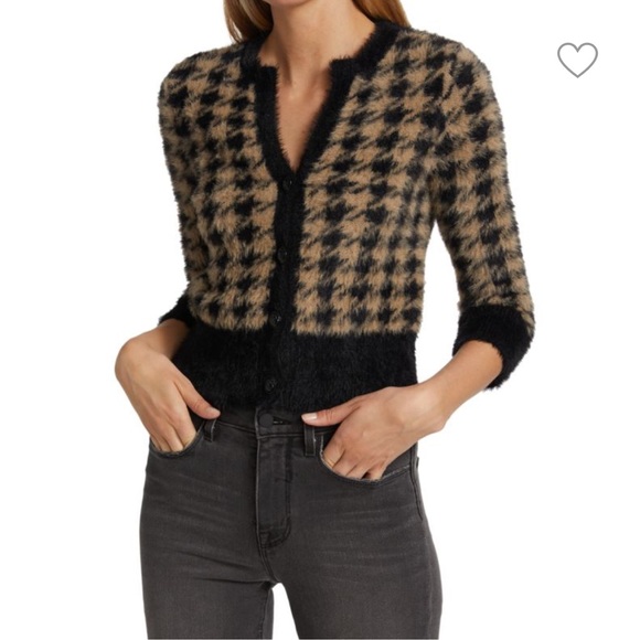 Fuzzy SOFT semi-cropped cardigan sweater - Picture 10 of 11